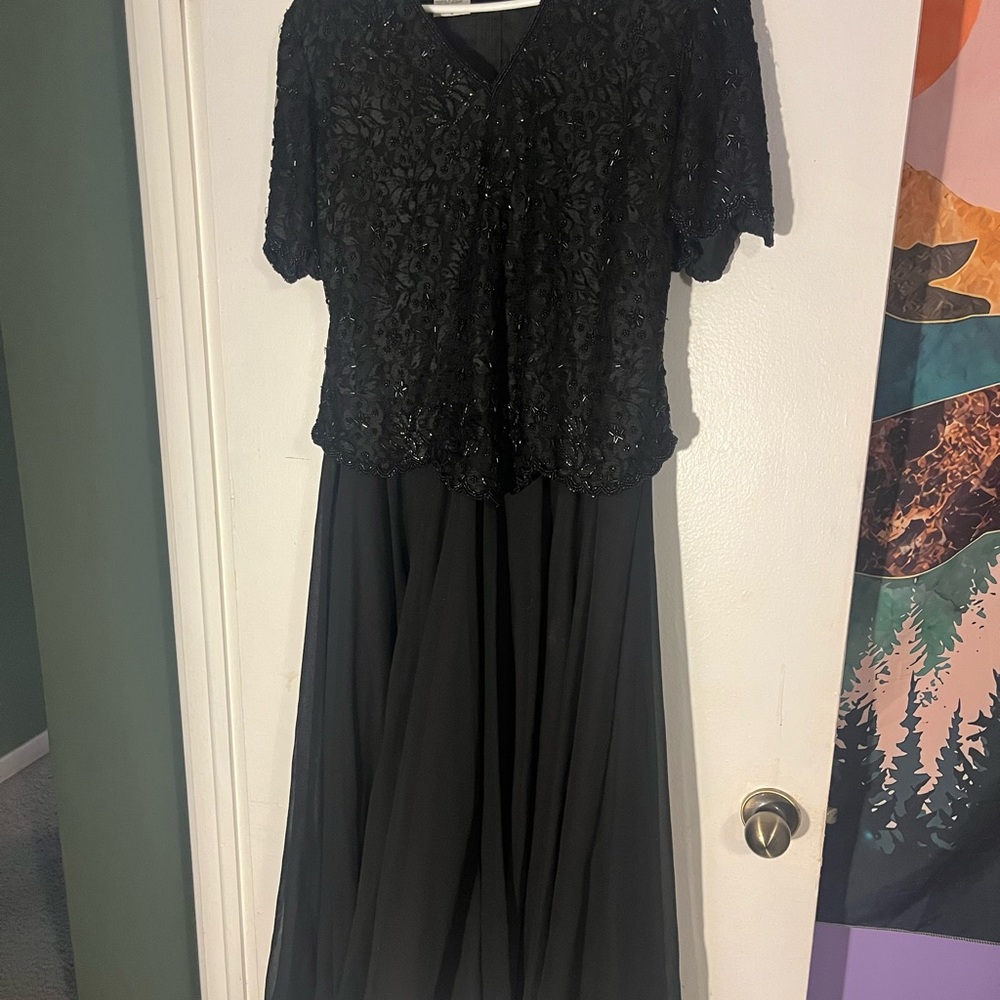Elegant Black Evening Dress